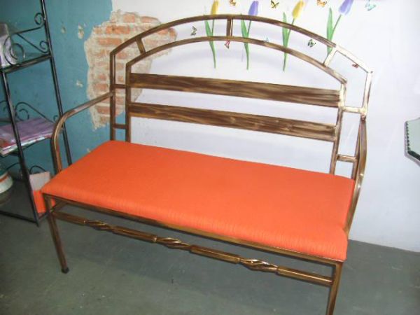 sofa em ferro